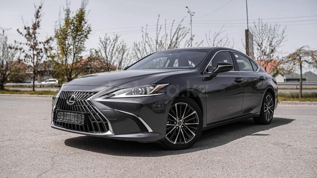 Lexus ES 250 2021 г.