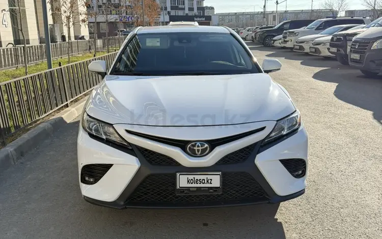 Toyota Camry 2020 года за 10 000 000 тг. в Атырау