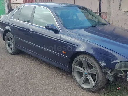 BMW 528 1999 года за 3 200 000 тг. в Караганда – фото 2