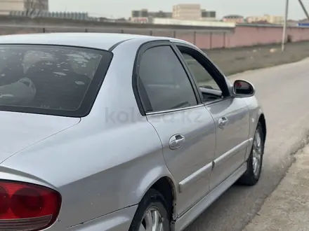 Hyundai Sonata 2004 года за 1 800 000 тг. в Актау – фото 2