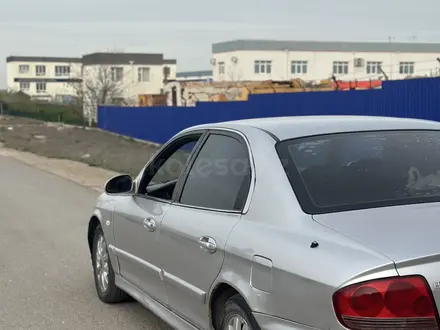 Hyundai Sonata 2004 года за 1 800 000 тг. в Актау – фото 3