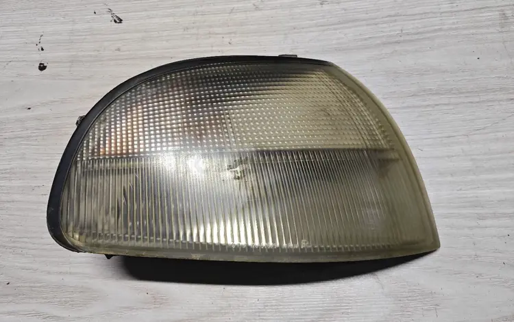 Поворотник правый за 5 000 тг. в Алматы