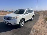 Toyota Highlander 2012 года за 11 000 000 тг. в Уральск – фото 2