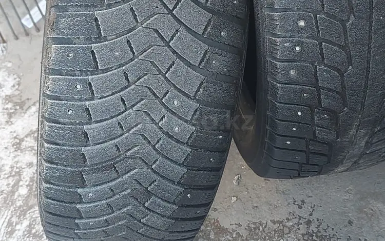 Комплект зимних шипованных шин Michelin 235/55/18for100 000 тг. в Семей