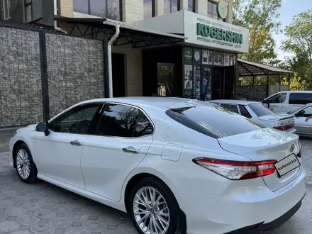 Toyota Camry 2019 года за 14 000 000 тг. в Шымкент – фото 3