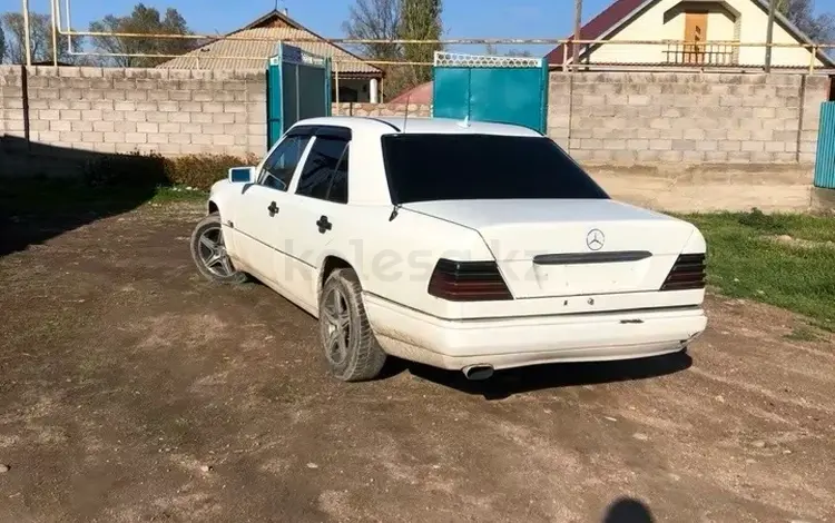 Mercedes-Benz E 220 1994 годаfor1 000 000 тг. в Мерке