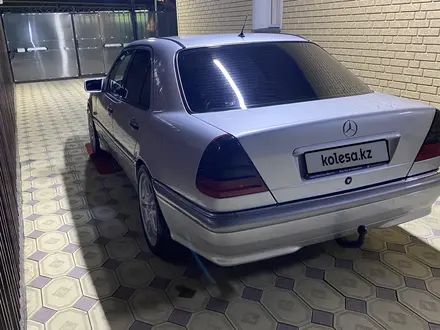 Mercedes-Benz C 220 1999 года за 3 900 000 тг. в Алматы – фото 29