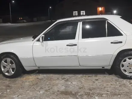 Mercedes-Benz E 200 1992 года за 1 000 000 тг. в Актобе – фото 3