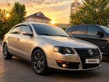 Volkswagen Passat 2005 года за 3 800 000 тг. в Астана