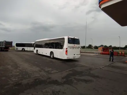 King Long  57 МЕСТ ПРИГОРОДНЫЙ междугородний туристический дизельный автобус 2022 года за 67 990 000 тг. в Атырау – фото 53