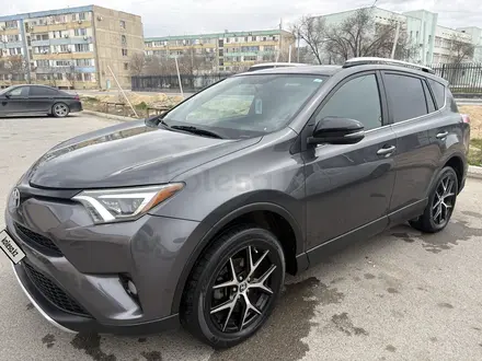 Toyota RAV4 2017 года за 7 700 000 тг. в Актау