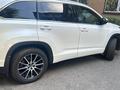 Toyota Highlander 2017 года за 17 000 000 тг. в Алматы – фото 3