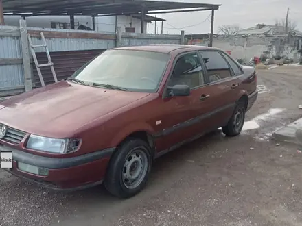 Volkswagen Passat 1995 года за 1 100 000 тг. в Шу – фото 2