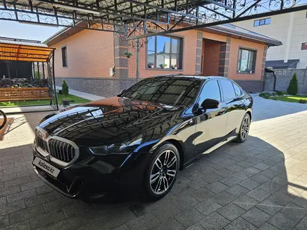 BMW 520 2024 года за 32 000 000 тг. в Алматы – фото 11