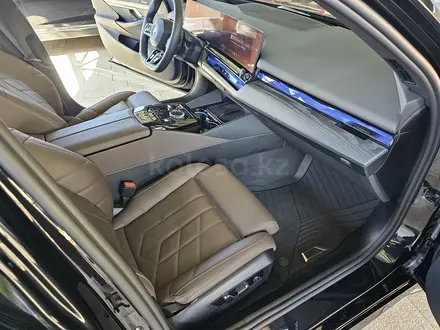BMW 520 2024 года за 32 000 000 тг. в Алматы – фото 12