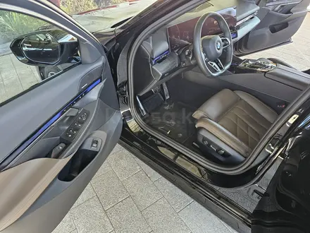 BMW 520 2024 года за 32 000 000 тг. в Алматы – фото 14