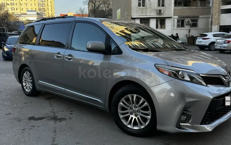 Toyota Sienna 2014 года за 13 900 000 тг. в Актау