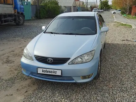 Toyota Camry 2005 года за 4 150 000 тг. в Актобе