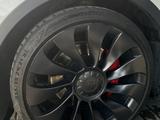 Диски Tesla 21 на model Y + шины разноразмерные за 450 000 тг. в Алматы – фото 3