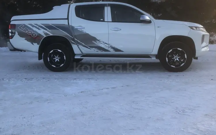 Mitsubishi L200 2022 года за 16 300 000 тг. в Астана