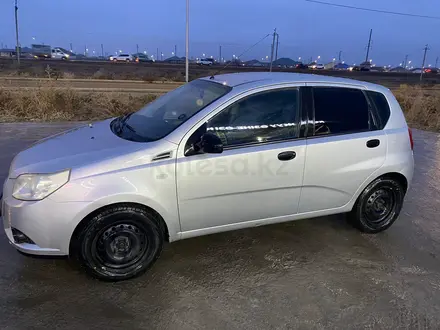 Chevrolet Aveo 2009 года за 2 000 000 тг. в Атырау – фото 4