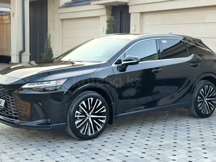 Lexus RX 350 2023 года за 31 000 000 тг. в Алматы – фото 5