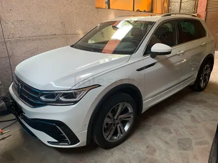 Volkswagen Tiguan 2021 года за 20 500 000 тг. в Алматы