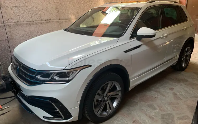 Volkswagen Tiguan 2021 года за 20 500 000 тг. в Алматы