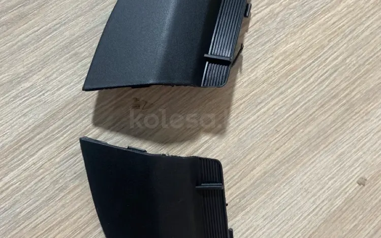 Заглушка под крюк — Toyota RAV4 2015-2019 за 2 500 тг. в Алматы