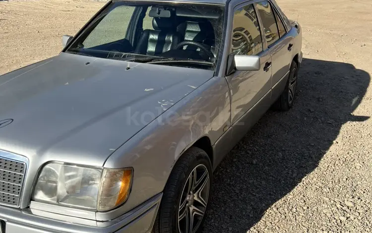 Mercedes-Benz E 220 1994 годаfor2 246 000 тг. в Астана