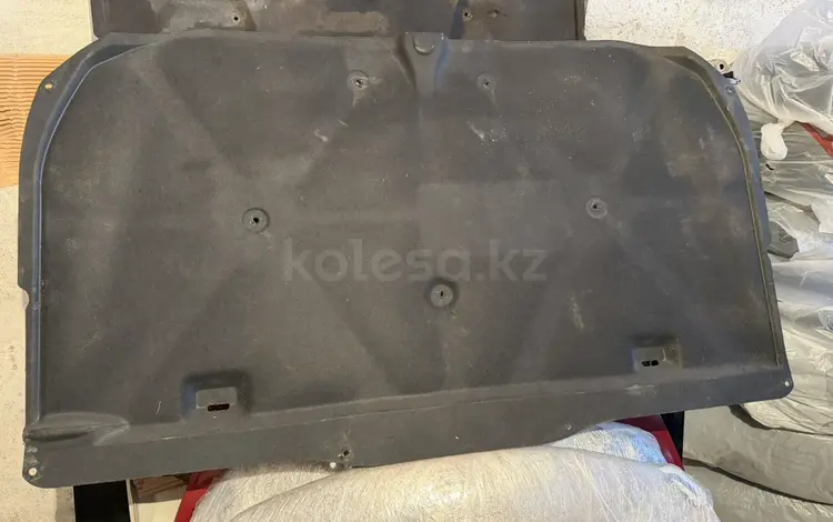 Обшивка утеплитель капота GX470 за 30 000 тг. в Караганда
