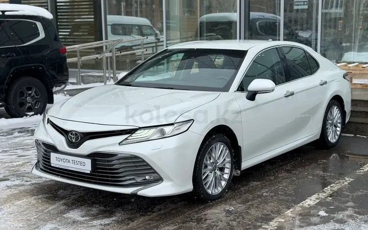 Toyota Camry Luxe 2021 года за 15 200 000 тг. в Астана