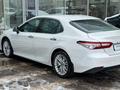 Toyota Camry Luxe 2021 года за 15 200 000 тг. в Астана – фото 2