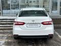 Toyota Camry Luxe 2021 года за 15 200 000 тг. в Астана – фото 4