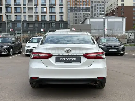 Toyota Camry Luxe 2021 года за 14 200 000 тг. в Астана – фото 4