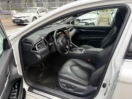 Toyota Camry Luxe 2021 года за 14 200 000 тг. в Астана – фото 12