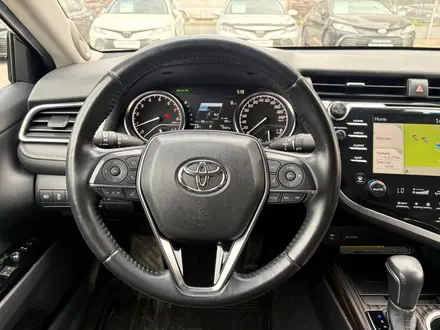 Toyota Camry Luxe 2021 года за 14 200 000 тг. в Астана – фото 13