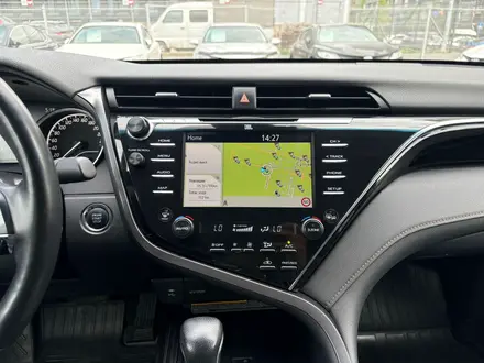 Toyota Camry Luxe 2021 года за 14 200 000 тг. в Астана – фото 15
