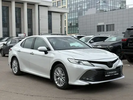 Toyota Camry Luxe 2021 года за 14 200 000 тг. в Астана – фото 19