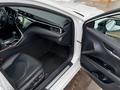 Toyota Camry Luxe 2021 года за 15 200 000 тг. в Астана – фото 6