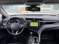 Toyota Camry Luxe 2021 года за 15 200 000 тг. в Астана – фото 8