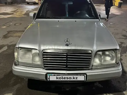 Mercedes-Benz E 280 1994 года за 2 200 000 тг. в Алматы