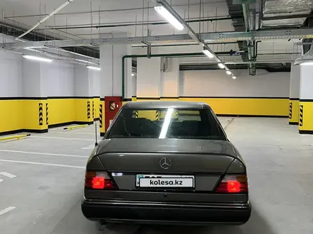 Mercedes-Benz E 230 1992 года за 1 900 000 тг. в Шымкент – фото 4