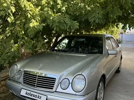 Mercedes-Benz E 320 1996 года за 4 800 000 тг. в Атырау