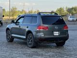 Volkswagen Touareg 2003 года за 4 300 000 тг. в Уральск – фото 2