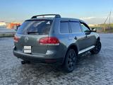 Volkswagen Touareg 2003 года за 4 300 000 тг. в Уральск – фото 5