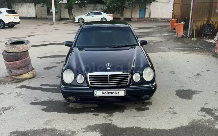 Mercedes-Benz E 320 1997 года за 2 900 000 тг. в Алматы