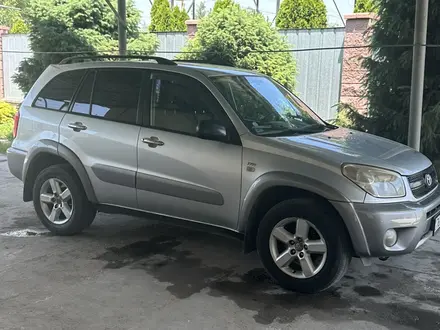 Toyota RAV4 2004 года за 6 000 000 тг. в Алматы – фото 2