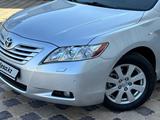 Toyota Camry 2006 года за 6 600 000 тг. в Туркестан – фото 2