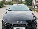 Hyundai Elantra 2022 годаfor11 600 000 тг. в Астана – фото 2